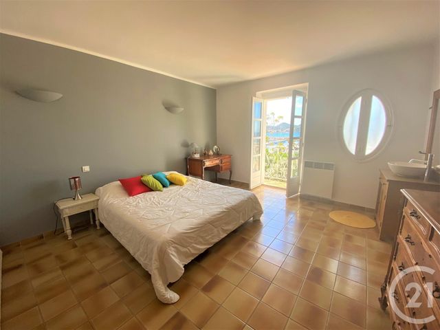 Afficher la photo en grand maison à vendre - 6 pièces - 174.0 m2 - ST CYR SUR MER - 83 - PROVENCE-ALPES-COTE-D-AZUR - Century 21 Noël Immobilier