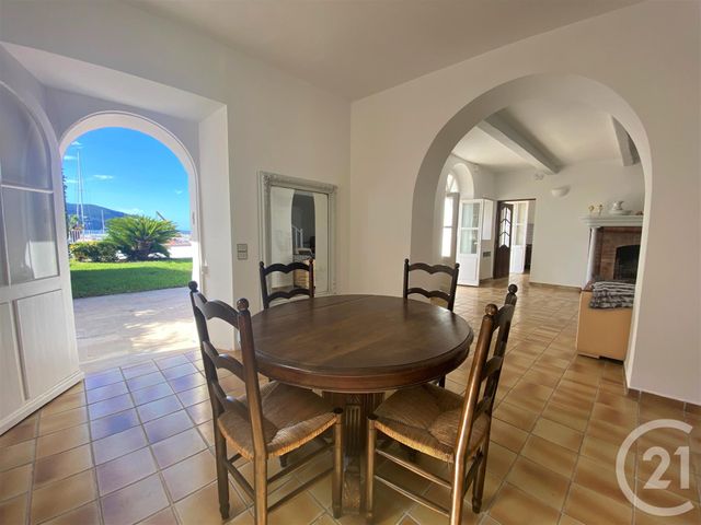 Afficher la photo en grand maison à vendre - 6 pièces - 174.0 m2 - ST CYR SUR MER - 83 - PROVENCE-ALPES-COTE-D-AZUR - Century 21 Noël Immobilier
