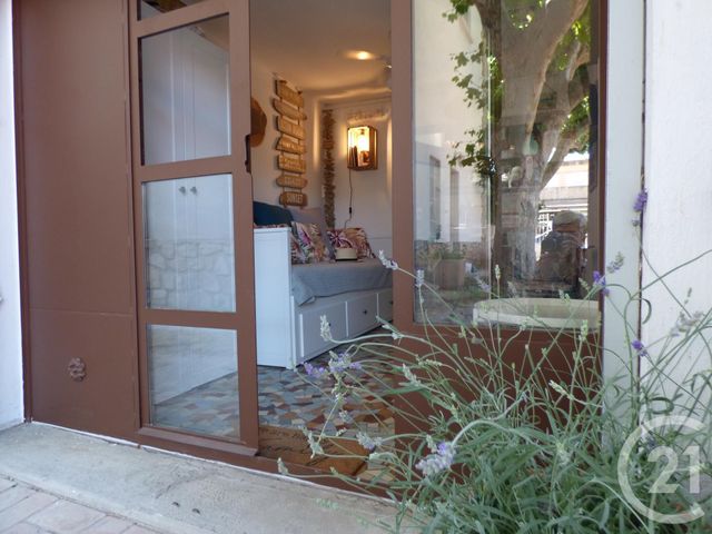 Afficher la photo en grand Studette à vendre - 1 pièce - 11.55 m2 - ST CYR SUR MER - 83 - PROVENCE-ALPES-COTE-D-AZUR - Century 21 Noël Immobilier