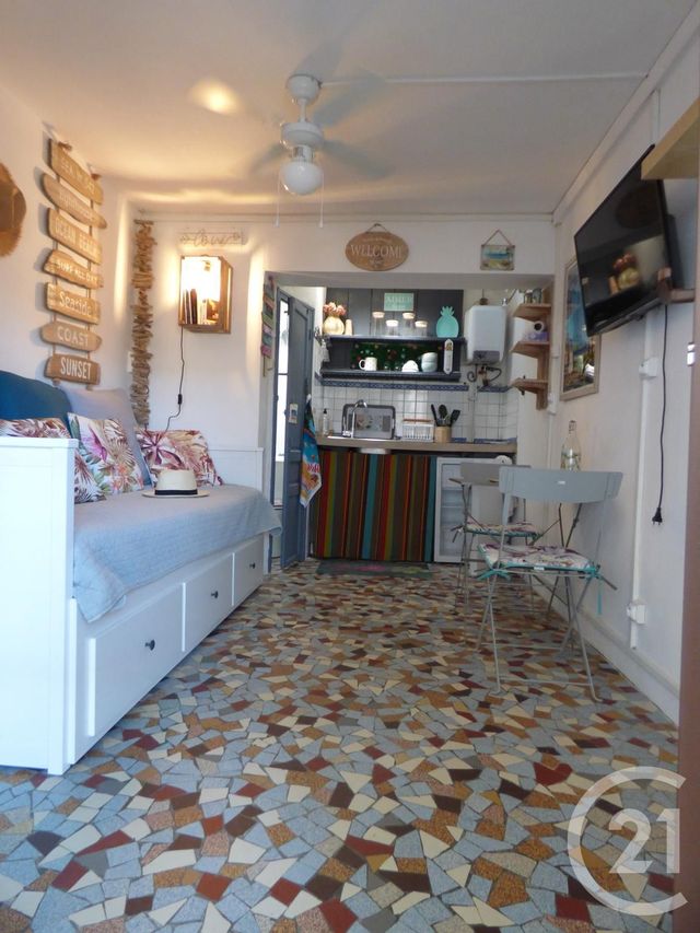 Afficher la photo en grand Studette à vendre - 1 pièce - 11.55 m2 - ST CYR SUR MER - 83 - PROVENCE-ALPES-COTE-D-AZUR - Century 21 Noël Immobilier