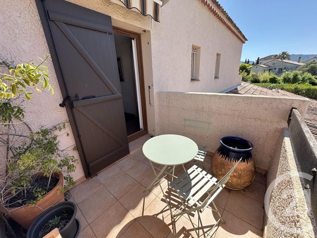 Appartement F2 à vendre - 2 pièces - 40.4 m2 - ST CYR SUR MER - 83 - PROVENCE-ALPES-COTE-D-AZUR - Century 21 Noël Immobilier