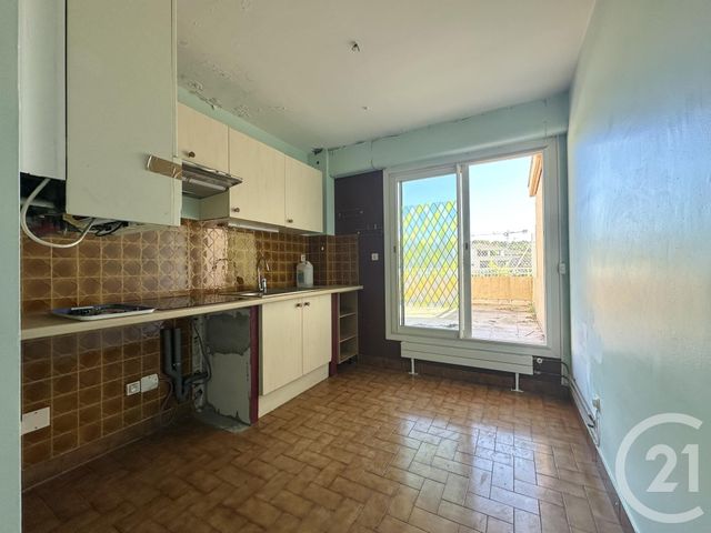 Appartement F3 à vendre - 3 pièces - 63.0 m2 - SANARY SUR MER - 83 - PROVENCE-ALPES-COTE-D-AZUR - Century 21 Noël Immobilier