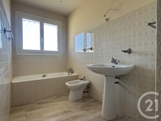 Appartement F3 à vendre - 3 pièces - 63.0 m2 - SANARY SUR MER - 83 - PROVENCE-ALPES-COTE-D-AZUR - Century 21 Noël Immobilier