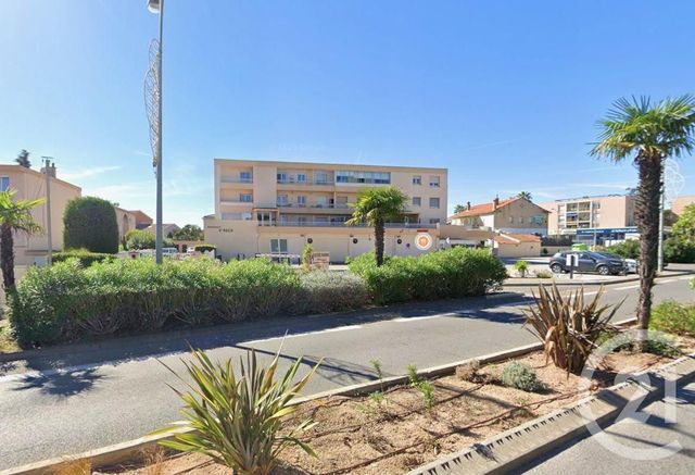 Appartement F3 à vendre - 3 pièces - 63.0 m2 - SANARY SUR MER - 83 - PROVENCE-ALPES-COTE-D-AZUR - Century 21 Noël Immobilier