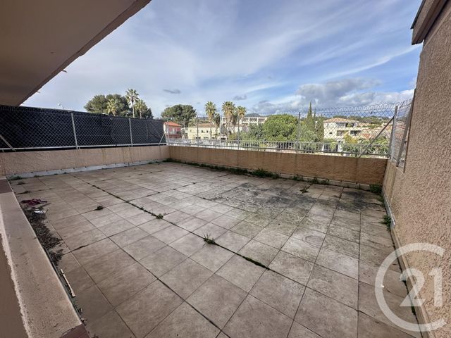 Appartement F3 à vendre - 3 pièces - 63.0 m2 - SANARY SUR MER - 83 - PROVENCE-ALPES-COTE-D-AZUR - Century 21 Noël Immobilier