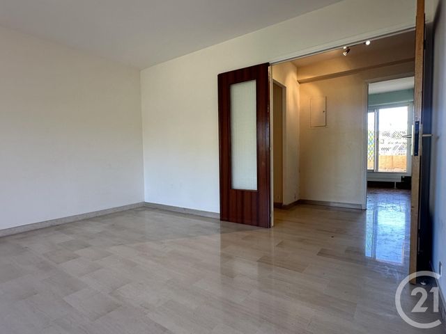 Appartement F3 à vendre - 3 pièces - 63.0 m2 - SANARY SUR MER - 83 - PROVENCE-ALPES-COTE-D-AZUR - Century 21 Noël Immobilier