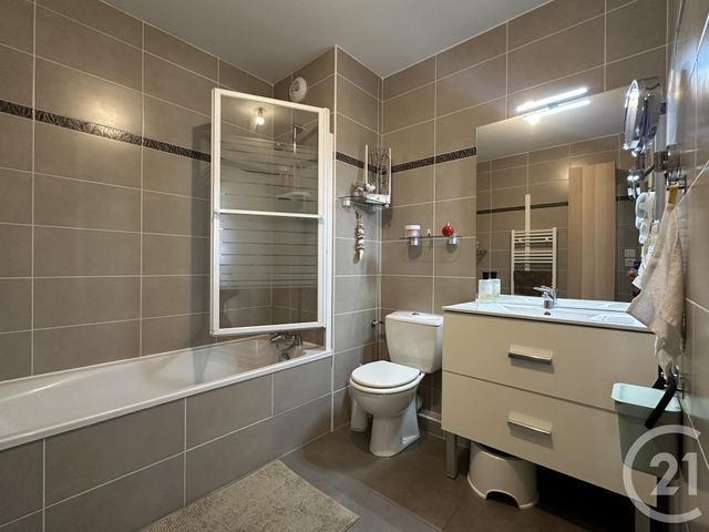 Appartement F4 à vendre - 4 pièces - 79.0 m2 - ST CYR SUR MER - 83 - PROVENCE-ALPES-COTE-D-AZUR - Century 21 Noël Immobilier