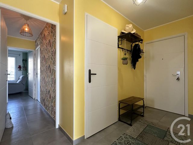 Appartement F4 à vendre - 4 pièces - 79.0 m2 - ST CYR SUR MER - 83 - PROVENCE-ALPES-COTE-D-AZUR - Century 21 Noël Immobilier