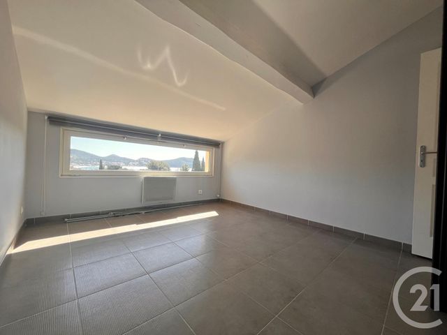 Appartement F4 à vendre - 5 pièces - 89.0 m2 - ST CYR SUR MER - 83 - PROVENCE-ALPES-COTE-D-AZUR - Century 21 Noël Immobilier