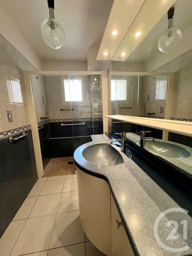 Appartement F3 à vendre - 3 pièces - 55.8 m2 - ST CYR SUR MER - 83 - PROVENCE-ALPES-COTE-D-AZUR - Century 21 Noël Immobilier