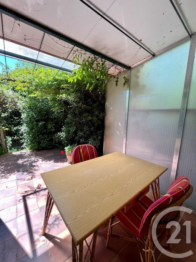 Appartement F3 à vendre - 3 pièces - 55.8 m2 - ST CYR SUR MER - 83 - PROVENCE-ALPES-COTE-D-AZUR - Century 21 Noël Immobilier