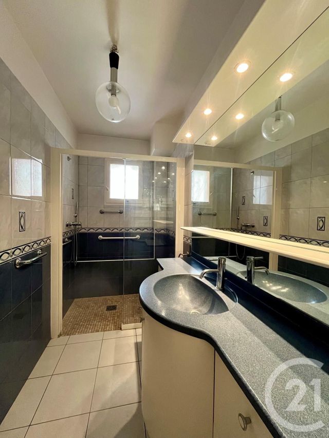 Appartement F3 à vendre - 3 pièces - 55.8 m2 - ST CYR SUR MER - 83 - PROVENCE-ALPES-COTE-D-AZUR - Century 21 Noël Immobilier