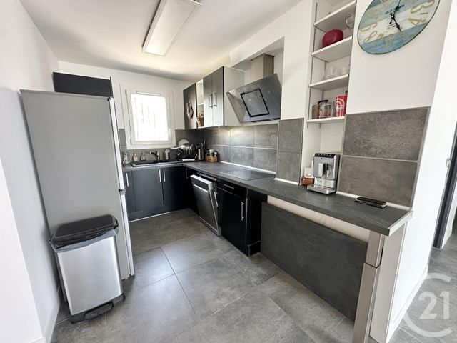 Appartement F4 à vendre - 4 pièces - 74.0 m2 - ST CYR SUR MER - 83 - PROVENCE-ALPES-COTE-D-AZUR - Century 21 Noël Immobilier