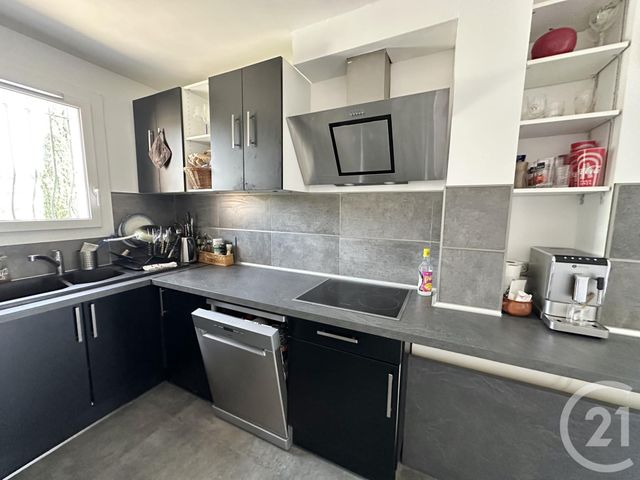 Appartement F4 à vendre - 4 pièces - 74.0 m2 - ST CYR SUR MER - 83 - PROVENCE-ALPES-COTE-D-AZUR - Century 21 Noël Immobilier