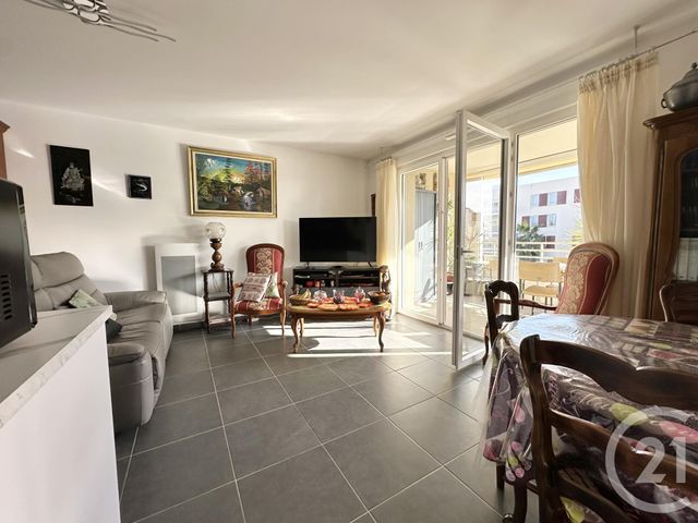 Appartement F3 à vendre - 3 pièces - 85.0 m2 - ST CYR SUR MER - 83 - PROVENCE-ALPES-COTE-D-AZUR - Century 21 Noël Immobilier