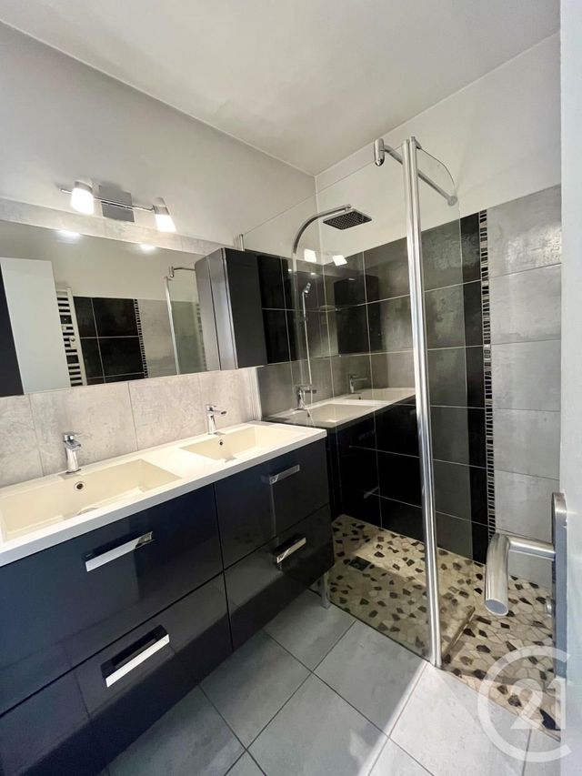 Appartement F3 à louer - 3 pièces - 55.98 m2 - SIX FOURS LES PLAGES - 83 - PROVENCE-ALPES-COTE-D-AZUR - Century 21 Noël Immobilier