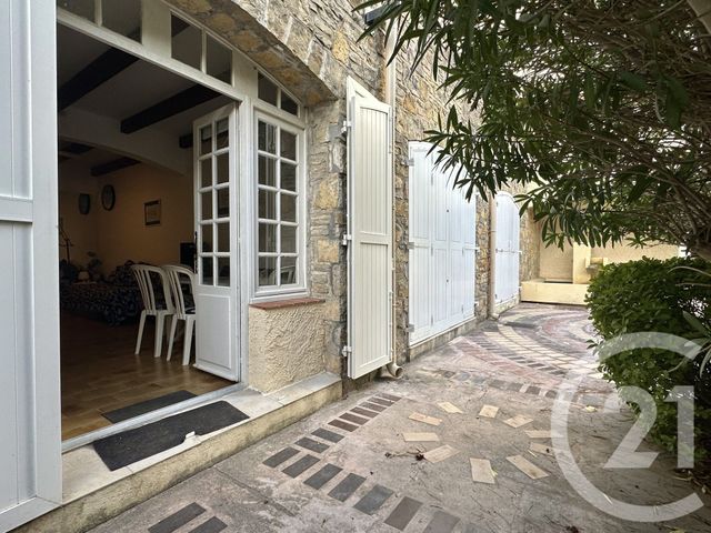 Appartement F3 à vendre - 3 pièces - 60.42 m2 - ST CYR SUR MER - 83 - PROVENCE-ALPES-COTE-D-AZUR - Century 21 Noël Immobilier