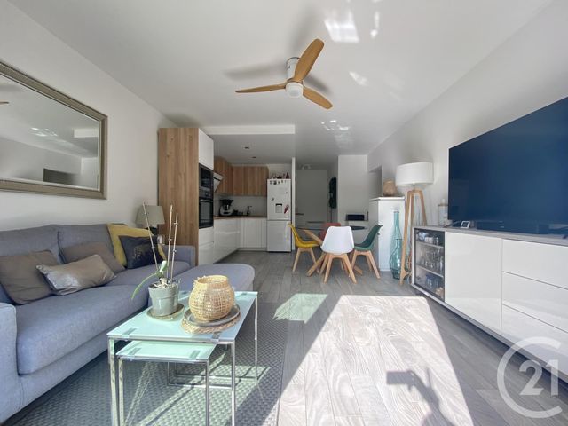 Appartement F3 à vendre - 3 pièces - 53.06 m2 - ST CYR SUR MER - 83 - PROVENCE-ALPES-COTE-D-AZUR - Century 21 Noël Immobilier