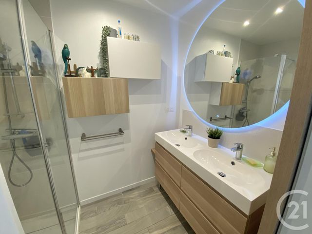 Appartement F3 à vendre - 3 pièces - 53.06 m2 - ST CYR SUR MER - 83 - PROVENCE-ALPES-COTE-D-AZUR - Century 21 Noël Immobilier