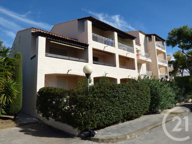 Afficher la photo en grand Appartement F3 à vendre - 3 pièces - 62.6 m2 - ST CYR SUR MER - 83 - PROVENCE-ALPES-COTE-D-AZUR - Century 21 Noël Immobilier